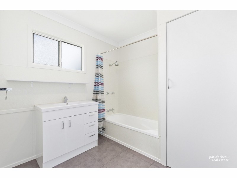 17 Thackeray Street, Park Avenue QLD 4701