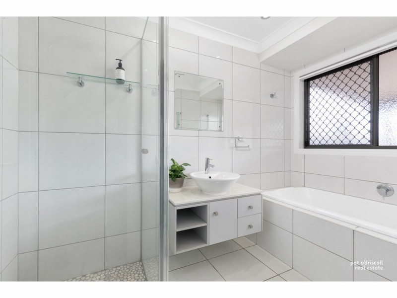 9 Stirling Drive, Rockyview QLD 4701