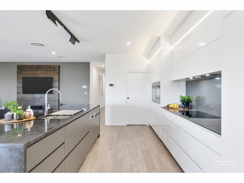 102 Caroline Street, The Range QLD 4700