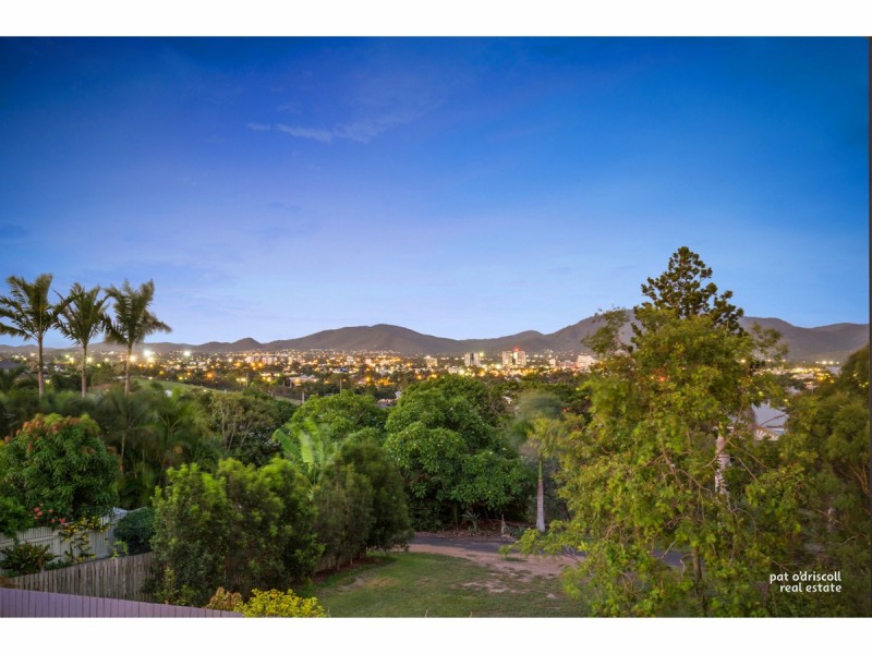 102 Caroline Street, The Range QLD 4700