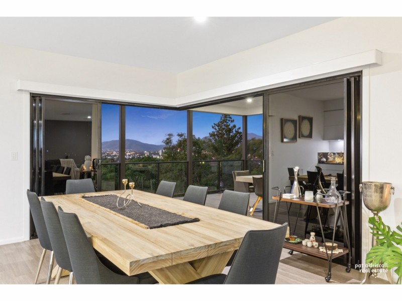 102 Caroline Street, The Range QLD 4700