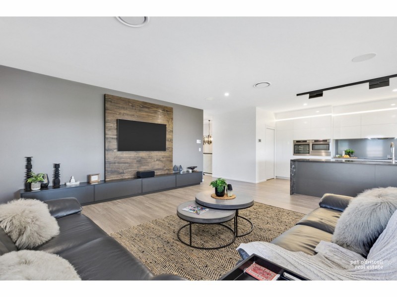 102 Caroline Street, The Range QLD 4700