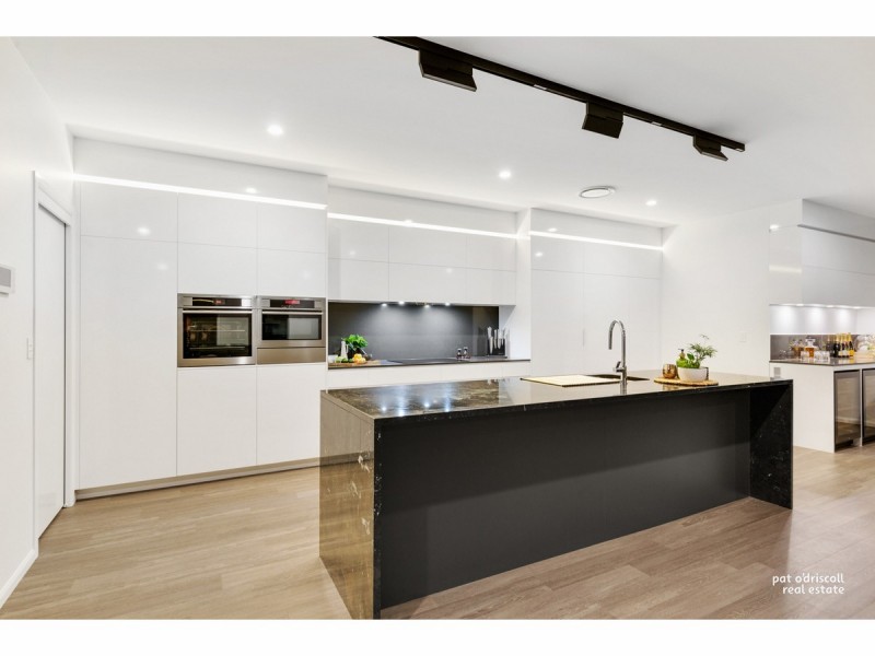 102 Caroline Street, The Range QLD 4700