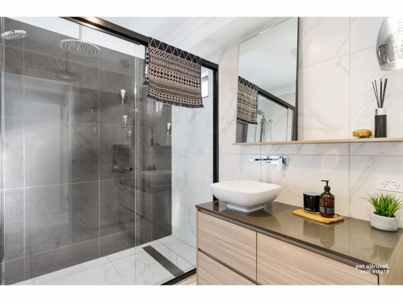 102 Caroline Street, The Range QLD 4700