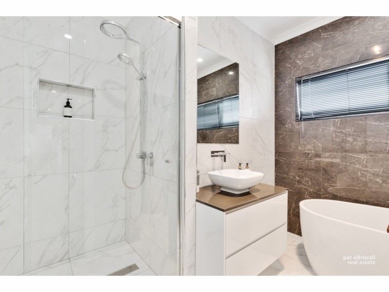 102 Caroline Street, The Range QLD 4700