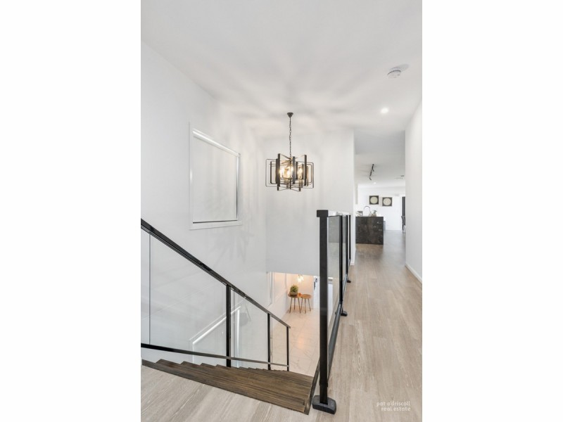 102 Caroline Street, The Range QLD 4700