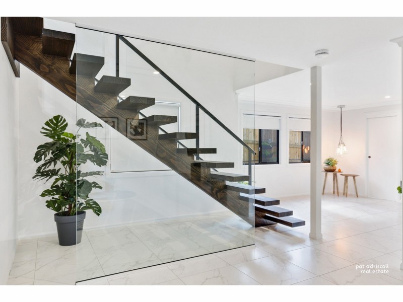 102 Caroline Street, The Range QLD 4700