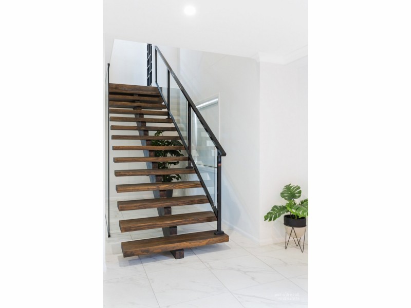 102 Caroline Street, The Range QLD 4700