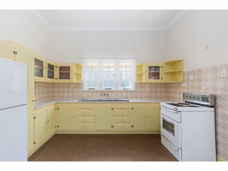 92 Curran Street, Koongal QLD 4701