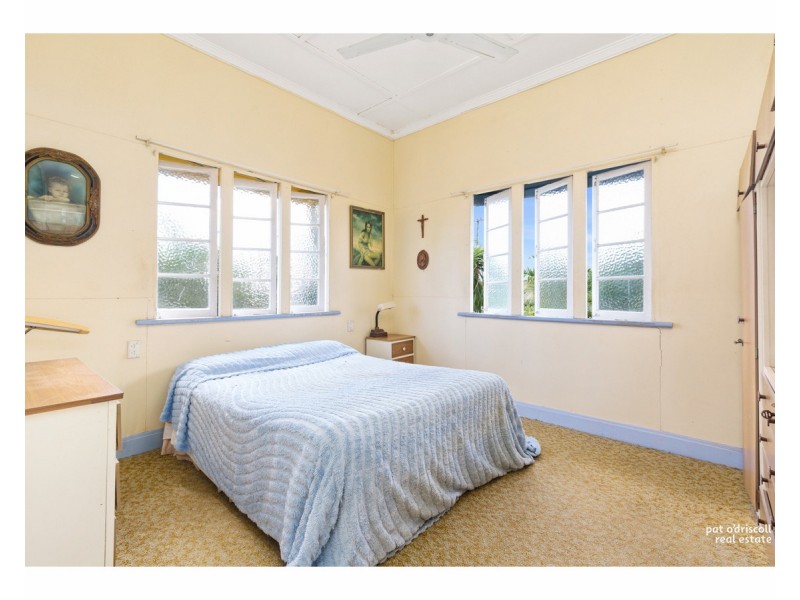 34 Thomasson Street, Park Avenue QLD 4701