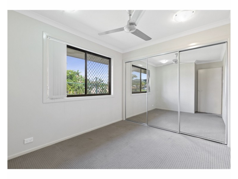2/249 Mason Street, Koongal QLD 4701