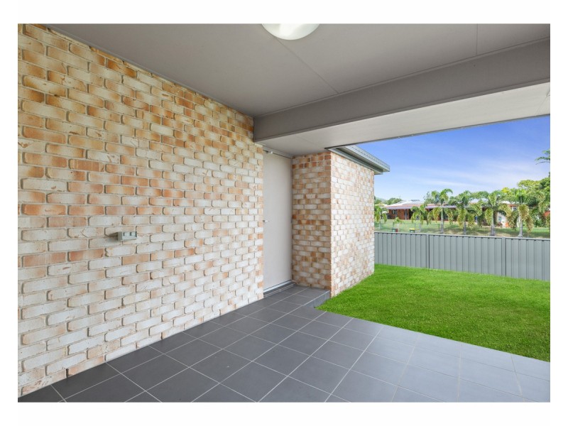 2/249 Mason Street, Koongal QLD 4701