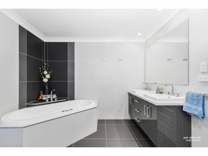 3 Peregrin Court, Parkhurst QLD 4702
