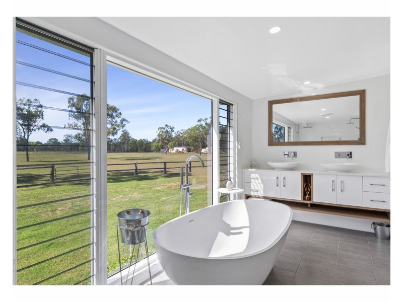 102 Nielsen Avenue Glenlee, Glenlee QLD 4711