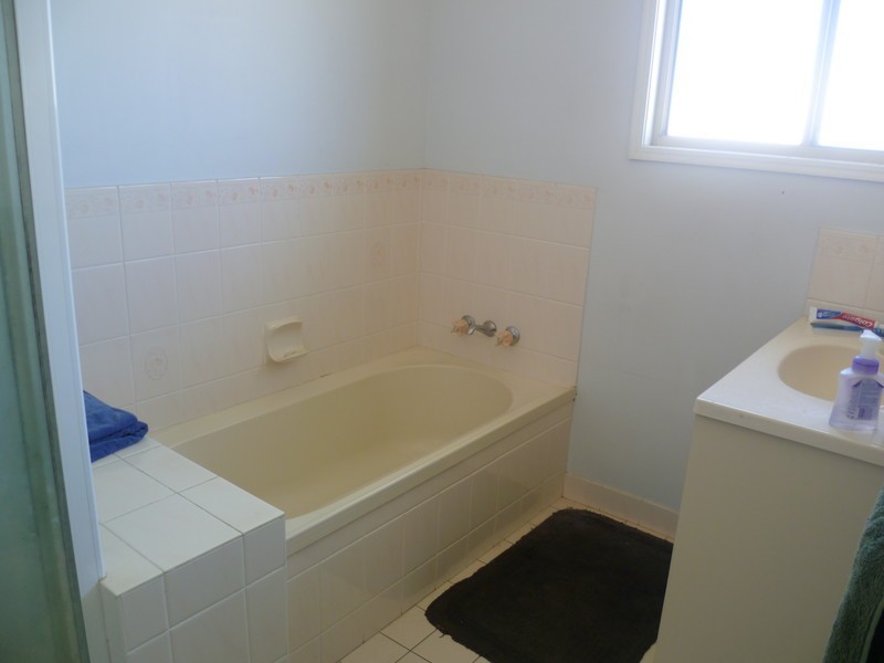 6 Bean Av, Parkhurst QLD 4702