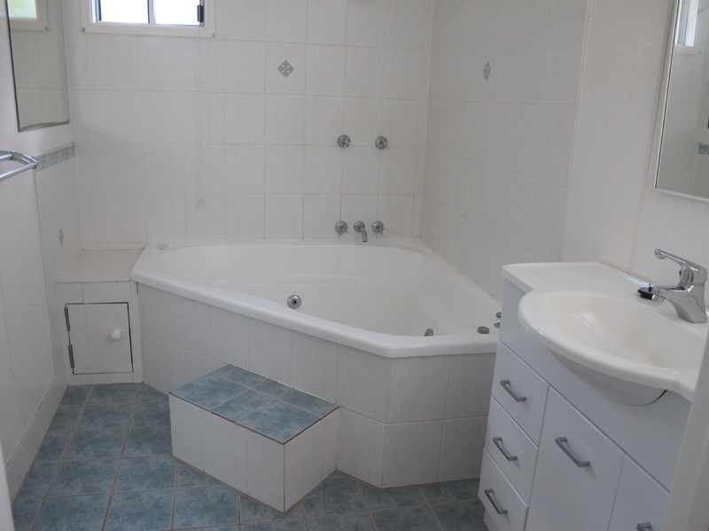 53 Woodville St, Wandal QLD 4700