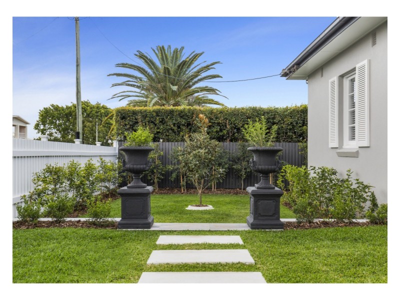 51 Agnes Street, The Range QLD 4700