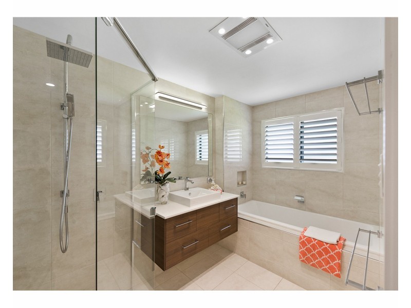 107 LARCOMBE Street, Kawana QLD 4701