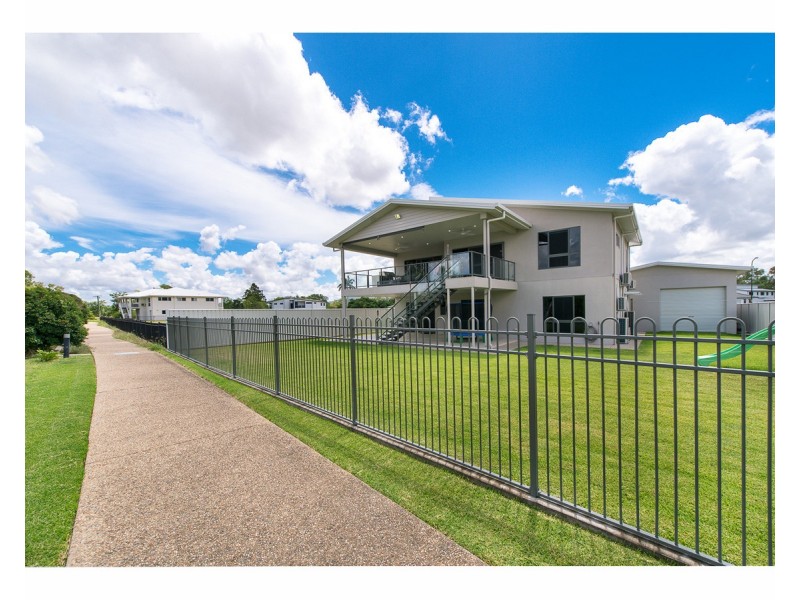 107 LARCOMBE Street, Kawana QLD 4701