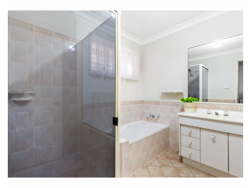20 Grevillea Drive, Kawana QLD 4701