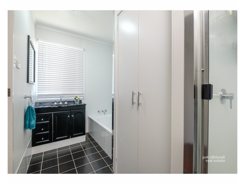 11 Snelling Street, Park Avenue QLD 4701