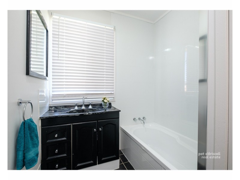 11 Snelling Street, Park Avenue QLD 4701