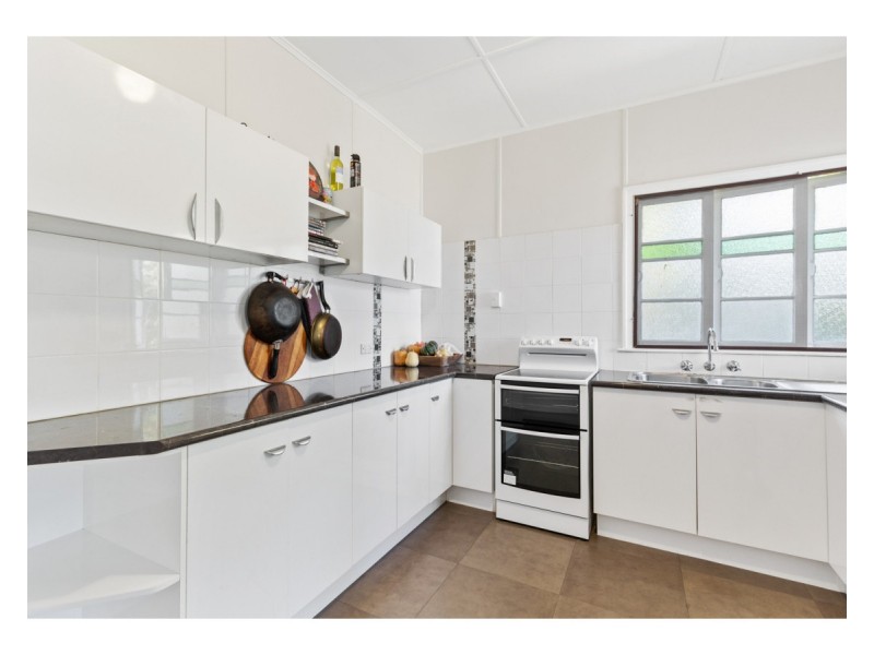 10 Luck Avenue, Wandal QLD 4700