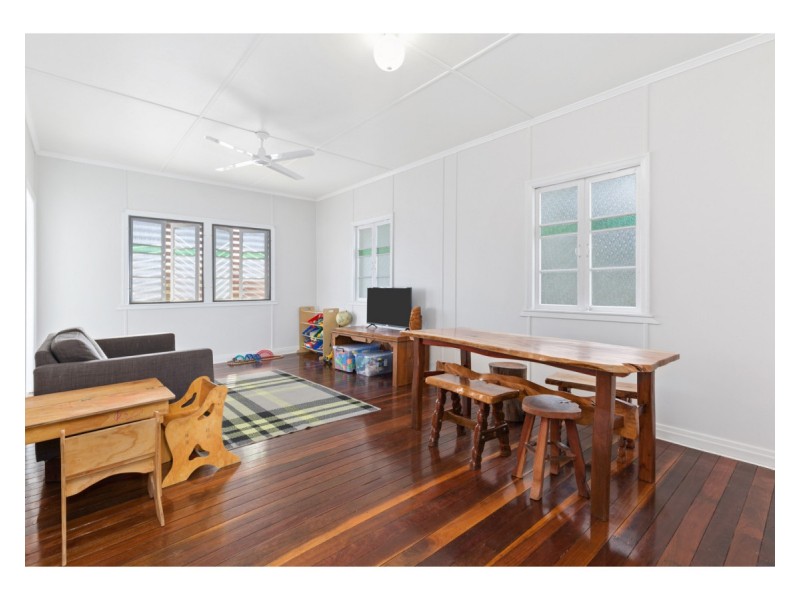 10 Luck Avenue, Wandal QLD 4700