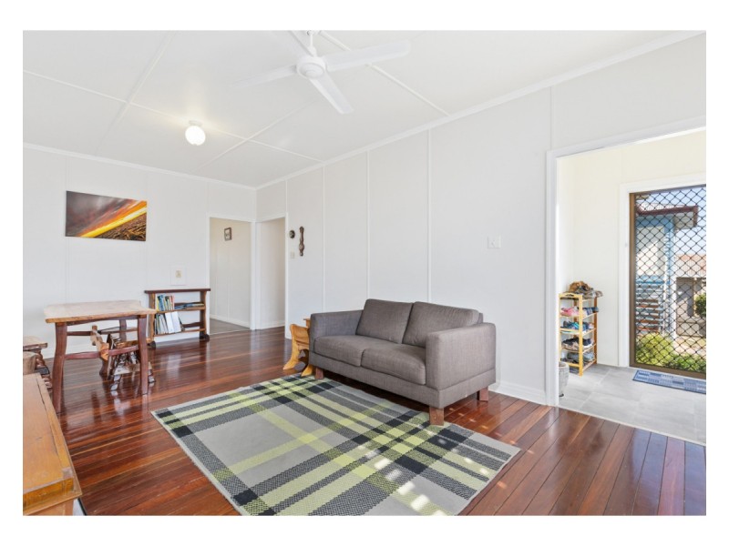 10 Luck Avenue, Wandal QLD 4700
