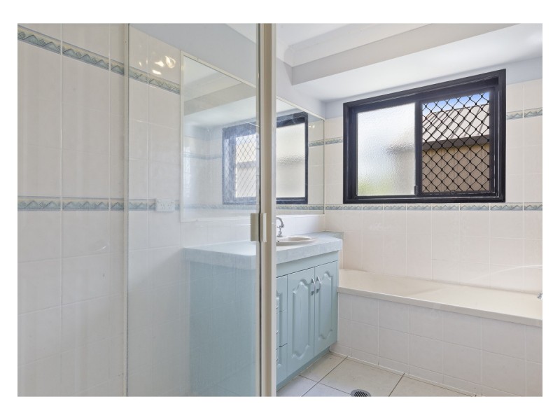 2 Kendall Court, Rockyview QLD 4701