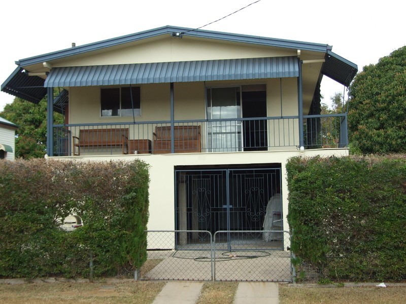 92 West Street, The Range QLD 4700