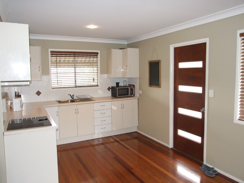 92 West Street, The Range QLD 4700