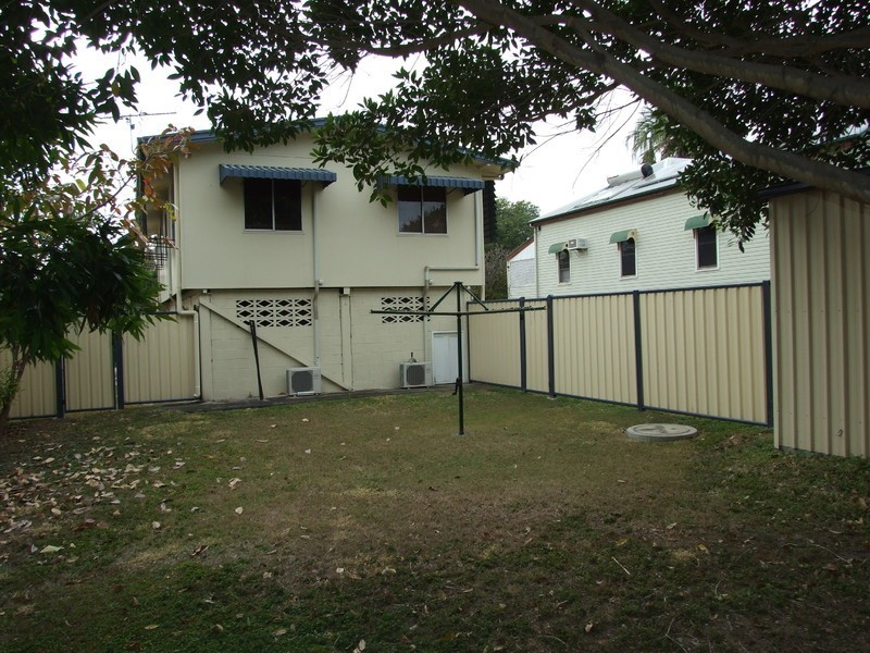 92 West Street, The Range QLD 4700