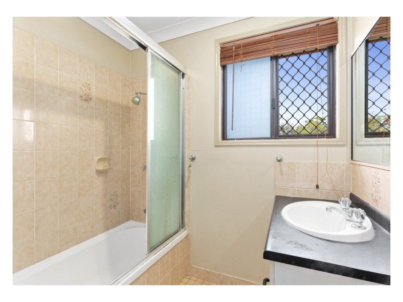 10 Reservoir Street, Gracemere QLD 4702