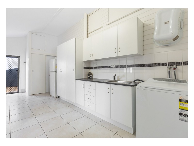 229 Hennessy Street, Koongal QLD 4701