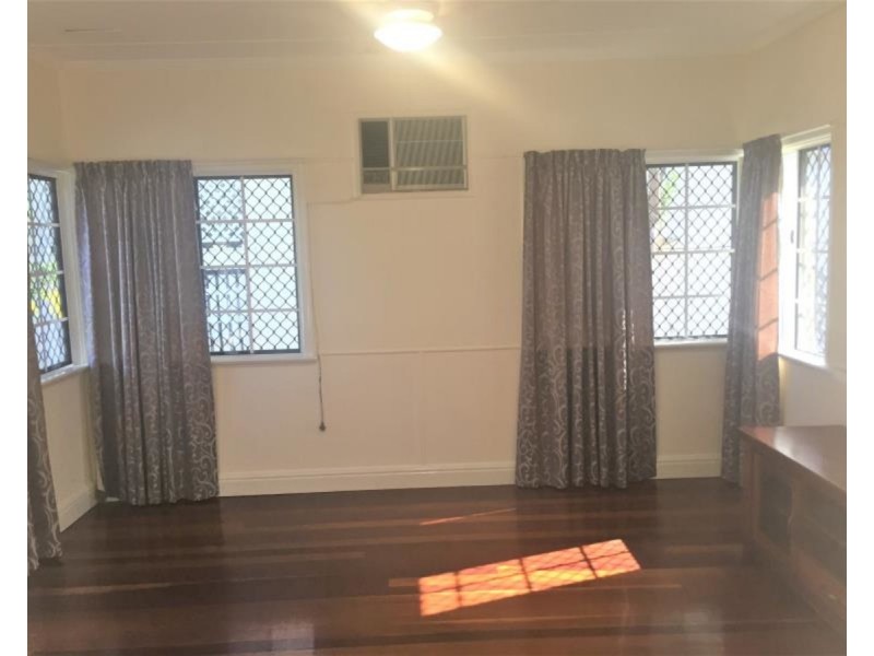 15 Woodville Street, Wandal QLD 4700