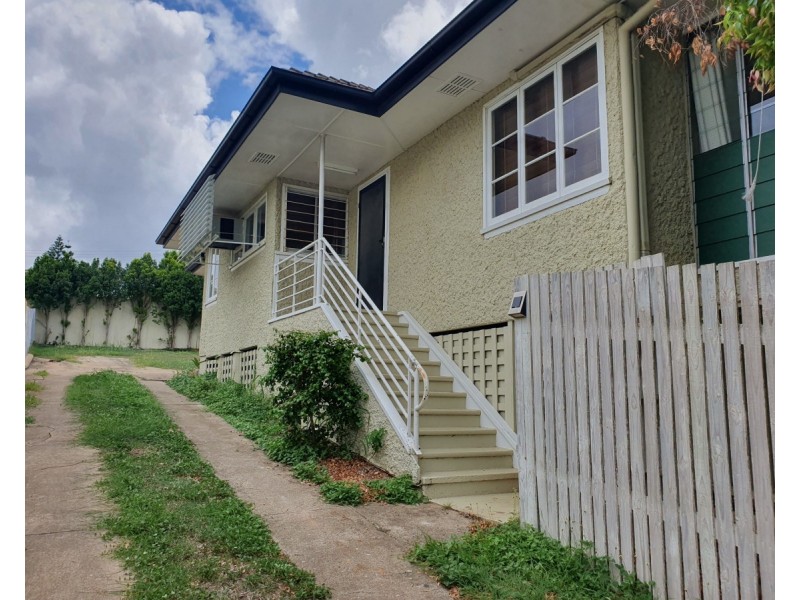 38 Cousins Street, The Range QLD 4700