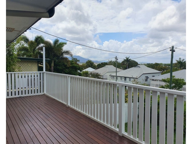 38 Cousins Street, The Range QLD 4700