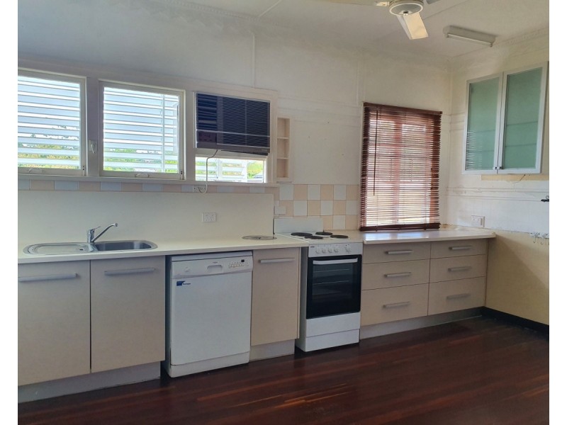 38 Cousins Street, The Range QLD 4700