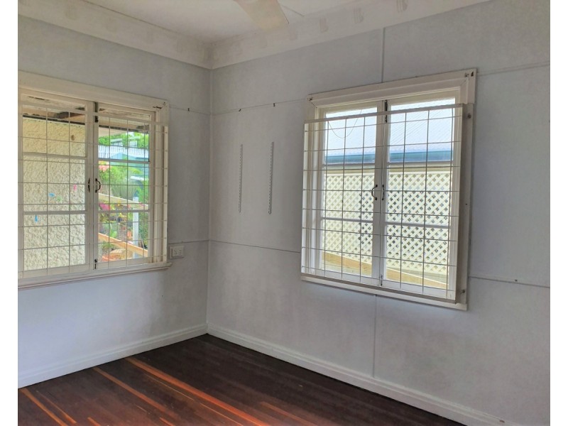 38 Cousins Street, The Range QLD 4700