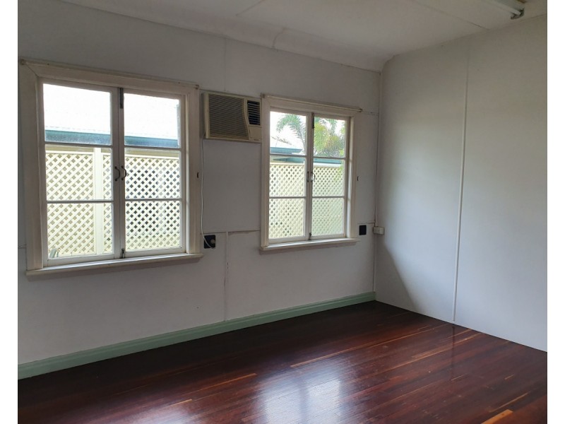 38 Cousins Street, The Range QLD 4700