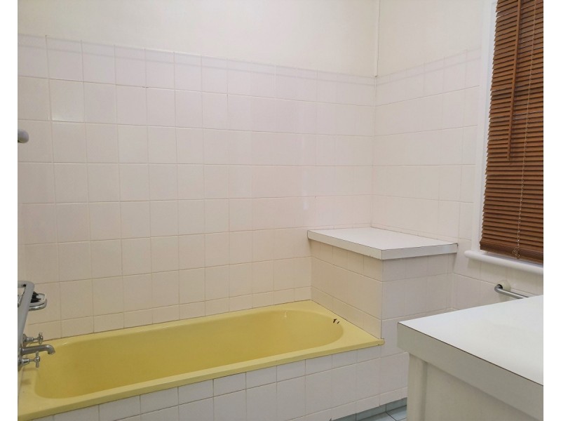 38 Cousins Street, The Range QLD 4700