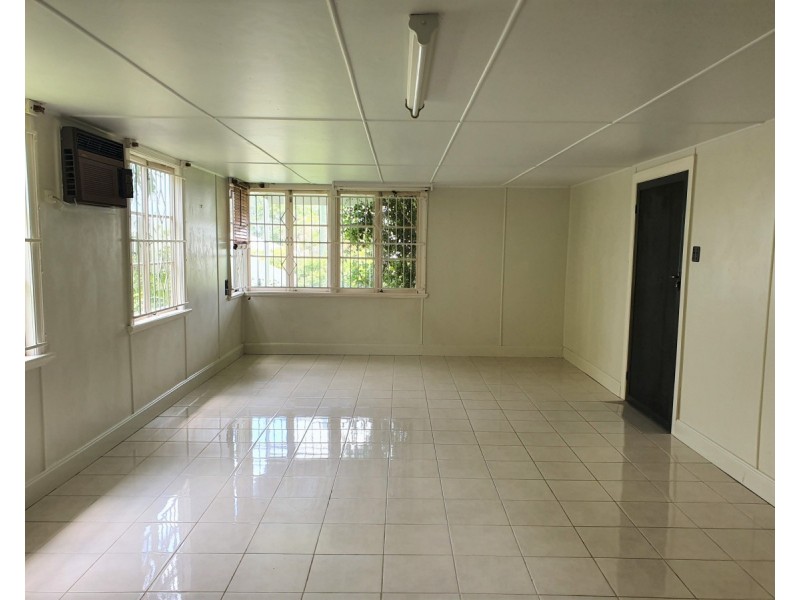 38 Cousins Street, The Range QLD 4700