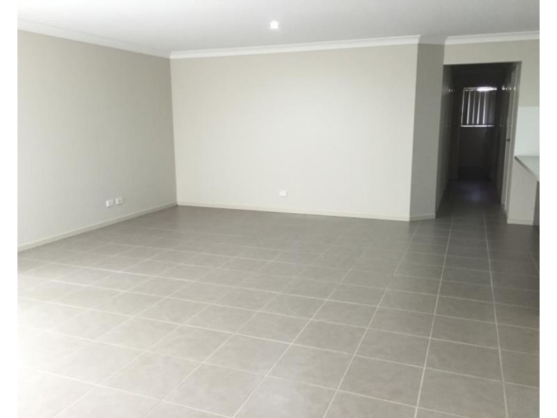 8 Hedgerose Way, Parkhurst QLD 4702