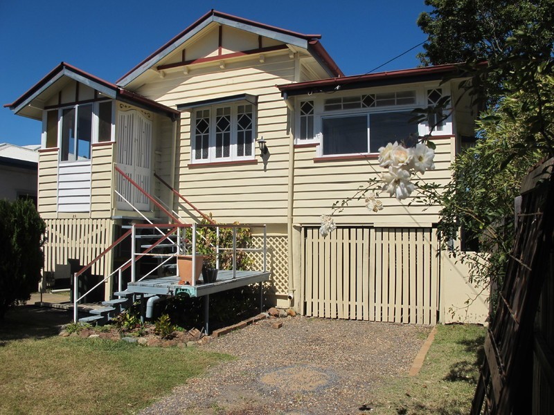 22 Charles St, Berserker QLD 4701