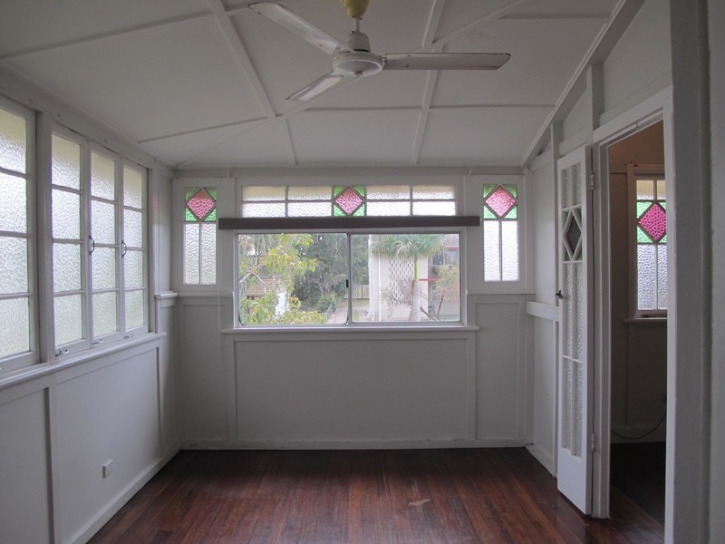 22 Charles St, Berserker QLD 4701