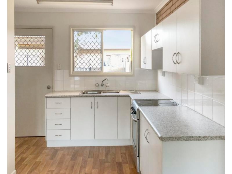 2/227 Flowers Avenue, Frenchville QLD 4701