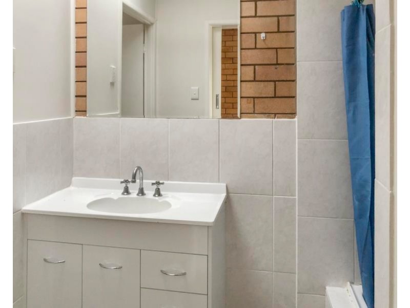 2/227 Flowers Avenue, Frenchville QLD 4701