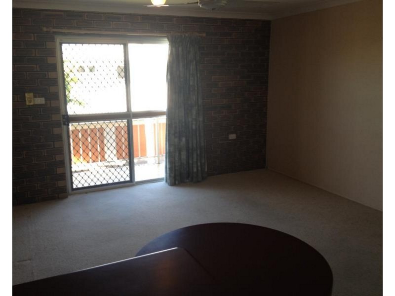 4/223 Denham Street, The Range QLD 4700