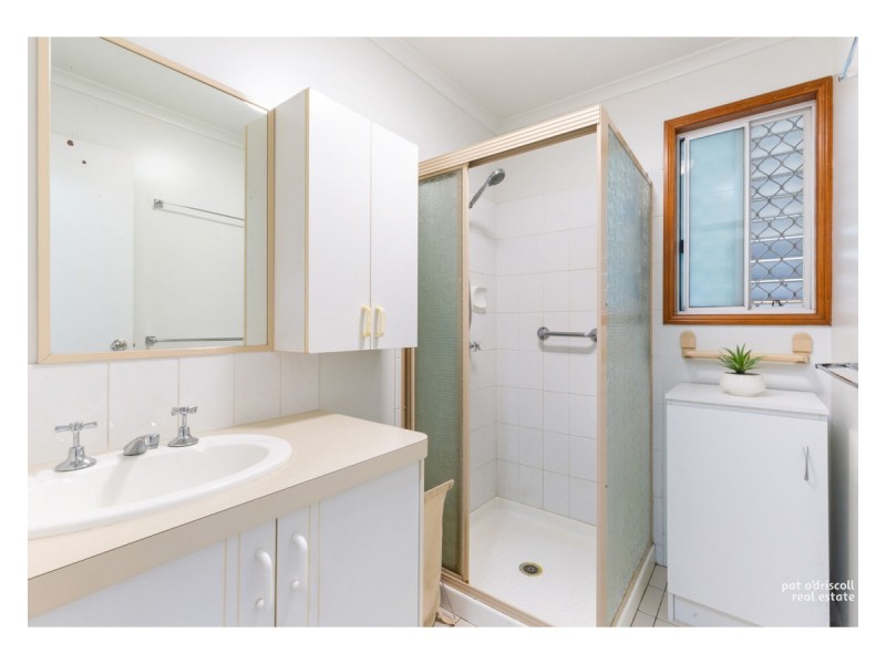 19 Hardy Avenue, Park Avenue QLD 4701